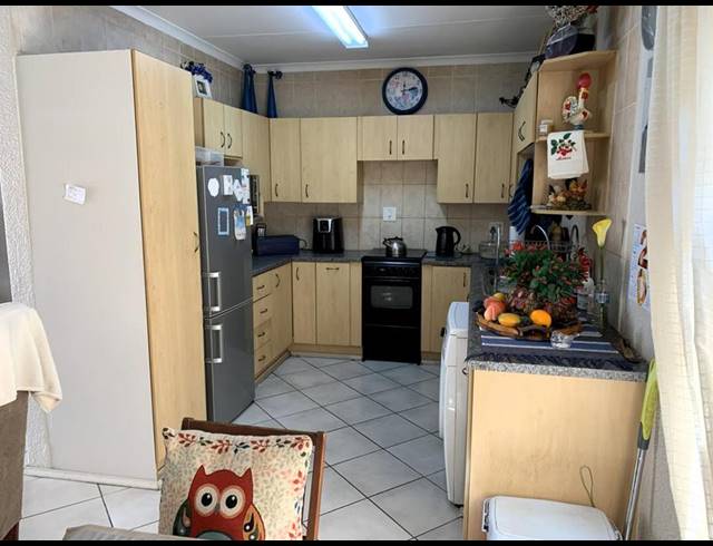 1 BEDROOM TOWNHOUSE FOR SALE IN VAN DYK PARK